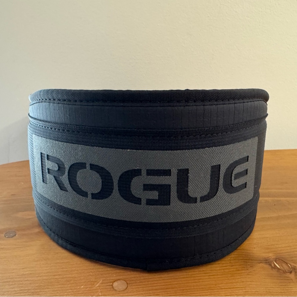 Rogue Black and Gray Weightlifting Belt